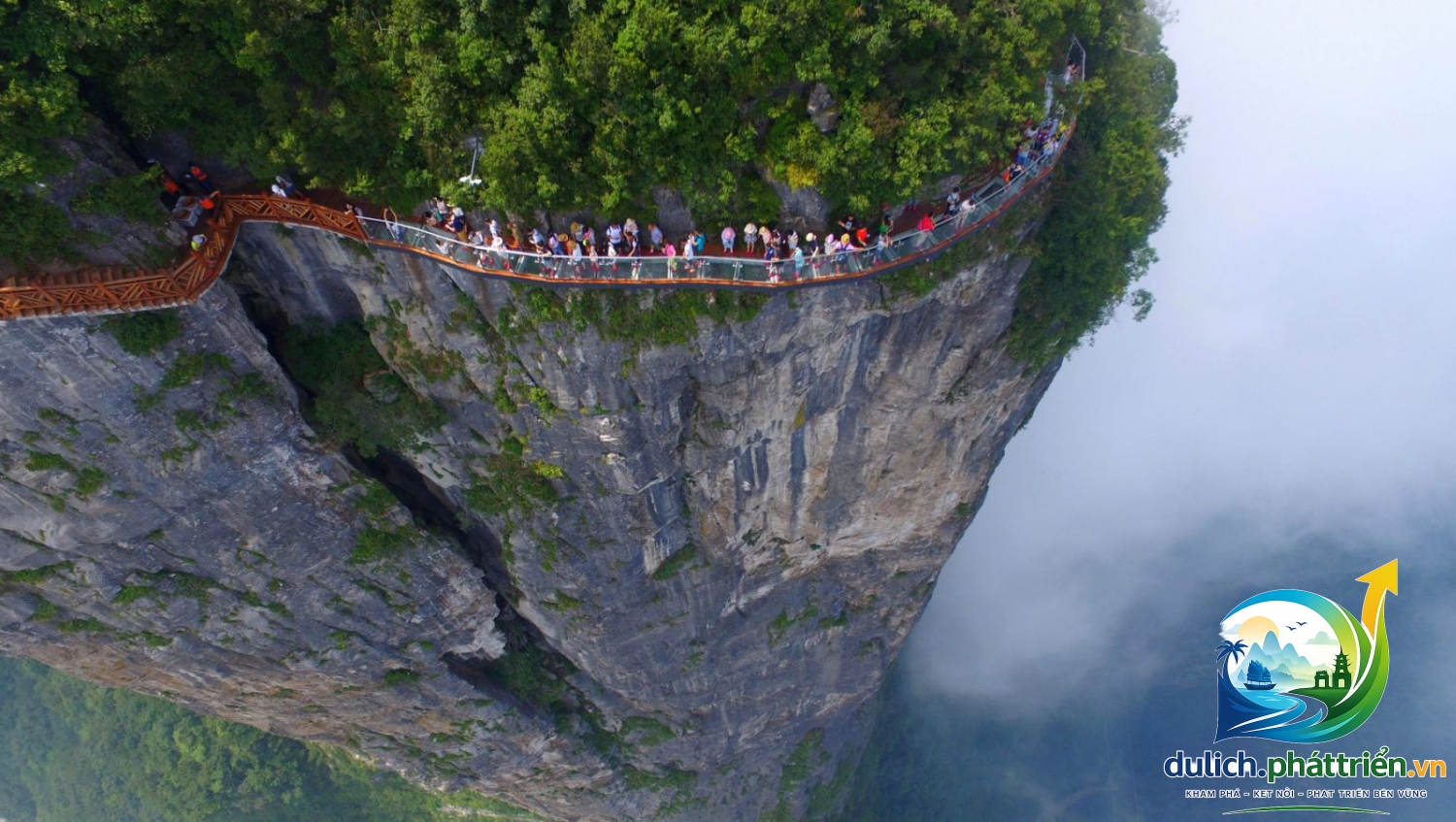 Trương Gia Giới Phượng Hoàng Cổ Trấn 1